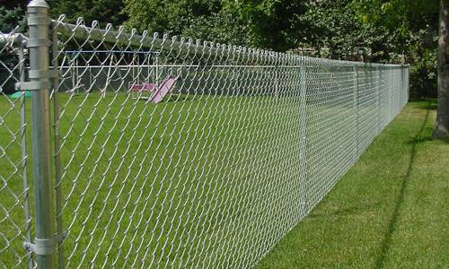 Various Uses of Chain Link Fencing and Its Advantages